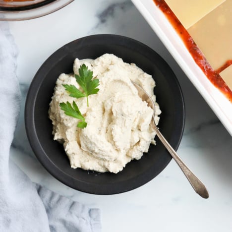 vegan ricotta in a black bowl